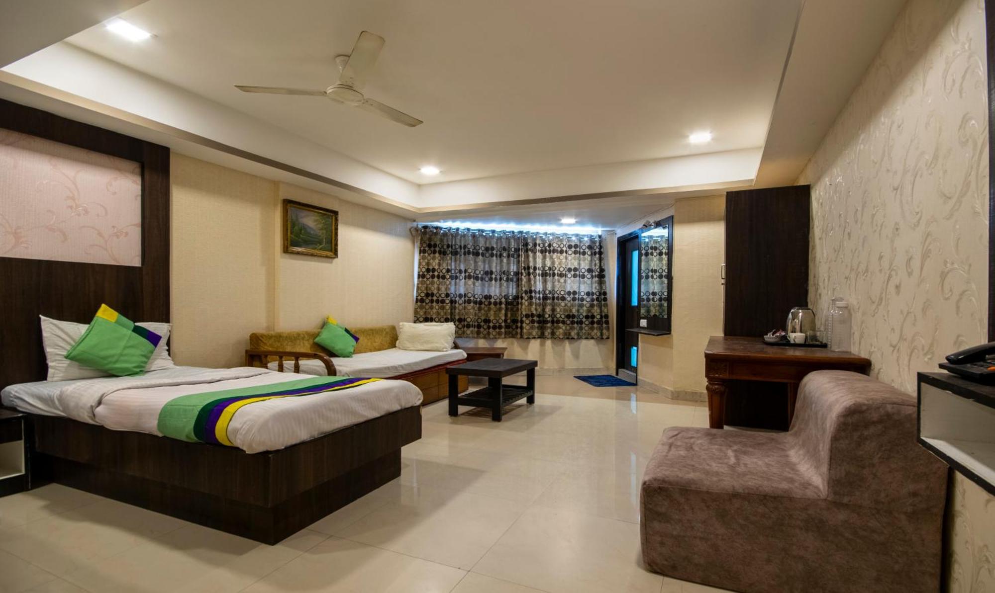 Itsy Hotels Shree Krishna Palace Ahmedabad Esterno foto