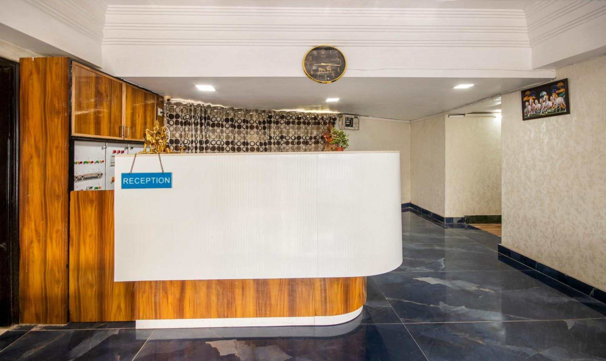 Itsy Hotels Shree Krishna Palace Ahmedabad Esterno foto